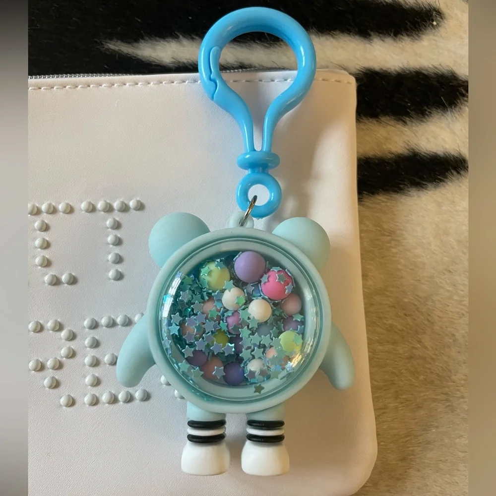 IPSY Bundle Limited Winter Bag 2021, Bear Bag Charm, & Mirror/Brush Compcact🤍🩵